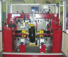Machine de contrôle de pneumatiques par ultrason